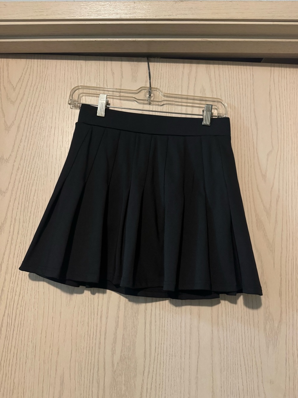 Hot Kiss Black Pleated Skort size Medium
